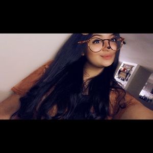 Meet your Posher, Crystal g